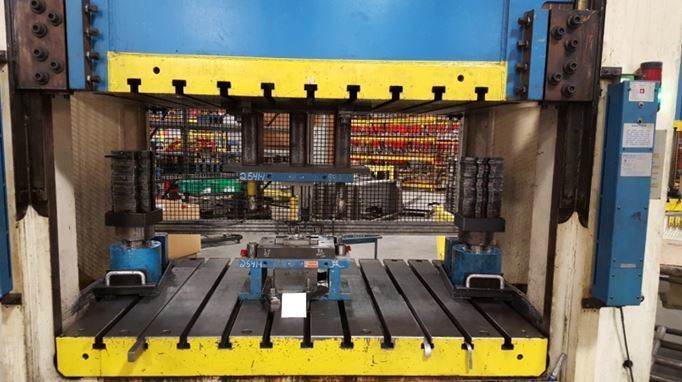 400 Ton Macrodyne Hydraulic Punch Press (Two Available) For Sale