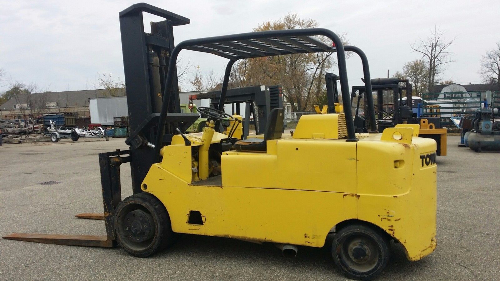 25,000lb. Capacity Cat/Towmotor Forklift For Sale 25kCatTowmotorFL