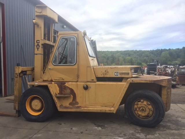 25,000lb. Capacity Cat Air-Tired Forklift For Sale 25kCatAirTiredFLFS
